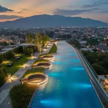 Modern Style Room With Sky Pool 古城边天际泳池公寓 เชียงใหม่ ภายนอก รูปภาพ