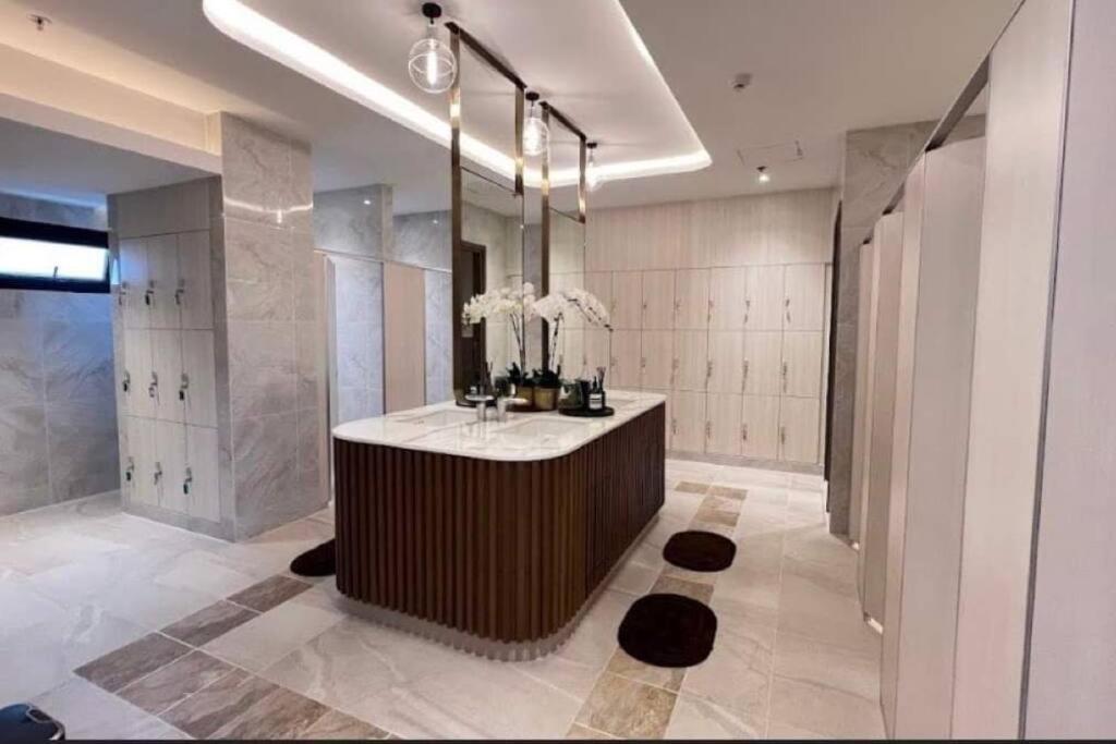 Modern Style Room With Sky Pool 古城边天际泳池公寓 เชียงใหม่ ภายนอก รูปภาพ