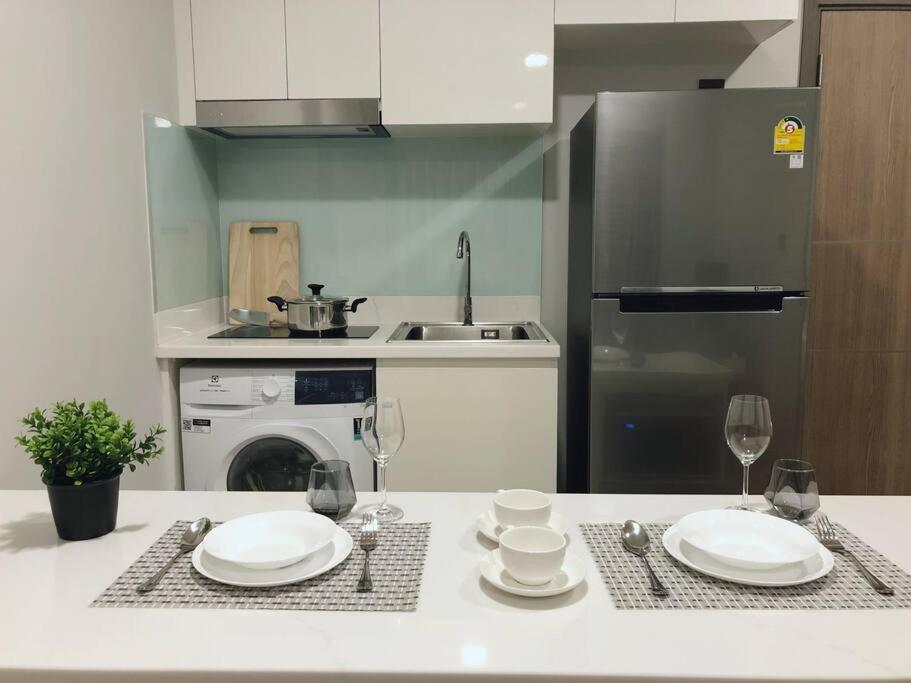 Modern Style Room With Sky Pool 古城边天际泳池公寓 เชียงใหม่ ภายนอก รูปภาพ