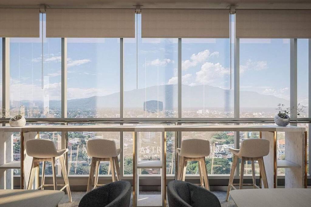 Modern Style Room With Sky Pool 古城边天际泳池公寓 เชียงใหม่ ภายนอก รูปภาพ