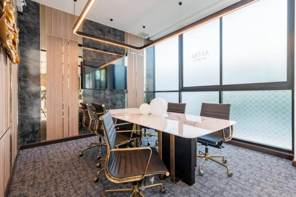 Modern Style Room With Sky Pool 古城边天际泳池公寓 เชียงใหม่ ภายนอก รูปภาพ