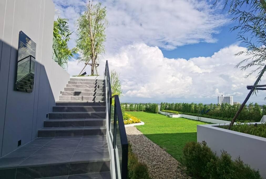 Modern Style Room With Sky Pool 古城边天际泳池公寓 เชียงใหม่ ภายนอก รูปภาพ